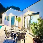 Le Clos Saint-maximin - 2 Villas, 2 Piscines, 12 Pers Ferienhaus Saint-Maximin (Gard)