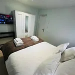Le Clos Saint-maximin - 2 Villas, 2 Piscines, 12 Pers * Saint-Maximin (Gard)