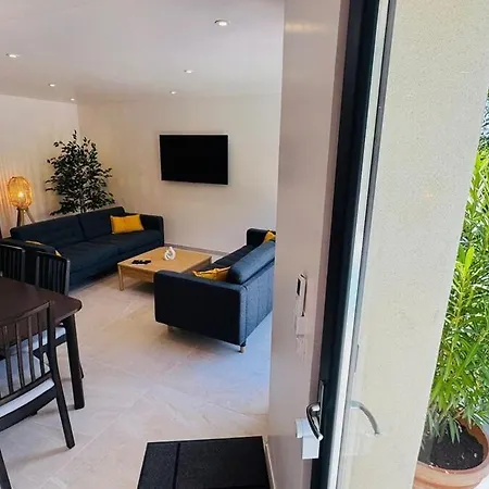Holiday home 2 Maisons 2 Piscines Ideal Groupes & Familles Saint-Maximin (Gard)