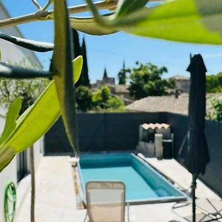 2 Maisons 2 Piscines Ideal Groupes & Familles Saint-Maximin (Gard)