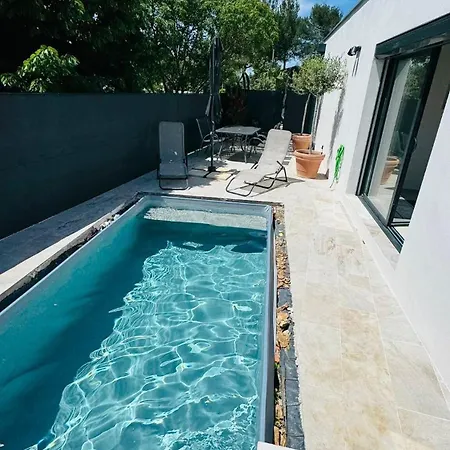 2 Maisons 2 Piscines Ideal Groupes & Familles Saint-Maximin (Gard)