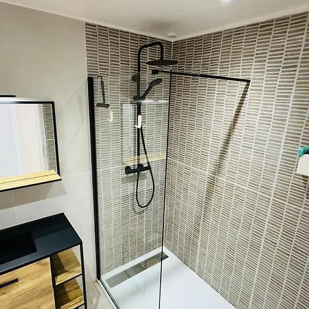 2 Maisons 2 Piscines Ideal Groupes & Familles Saint-Maximin (Gard)