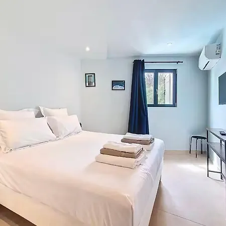 2 Maisons 2 Piscines Ideal Groupes & Familles Saint-Maximin (Gard)