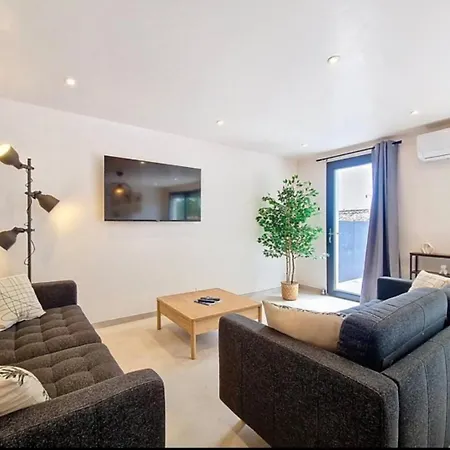 2 Maisons 2 Piscines Ideal Groupes & Familles Saint-Maximin (Gard)