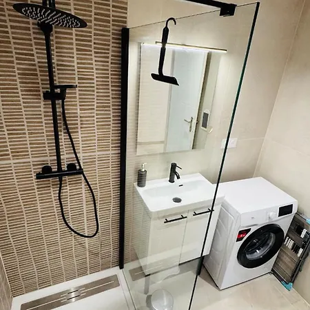 2 Maisons 2 Piscines Ideal Groupes & Familles Saint-Maximin (Gard)