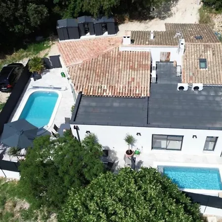 Le Clos Saint-maximin - 2 Villas, 2 Piscines, 12 Pers Saint-Maximin (Gard)