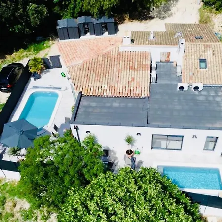 Le Clos Saint-maximin - 2 Villas, 2 Piscines, 12 Pers Casa vacanze Saint-Maximin (Gard)