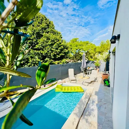 Le Clos Saint-maximin - 2 Villas, 2 Piscines, 12 Pers Casa vacanze Saint-Maximin (Gard)