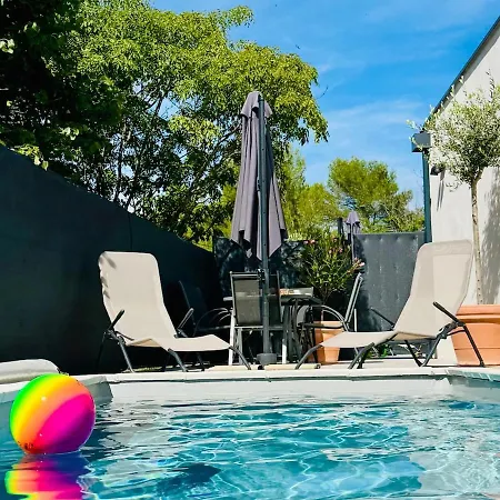 Le Clos Saint-maximin - 2 Villas, 2 Piscines, 12 Pers Casa vacanze Saint-Maximin (Gard)