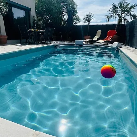 Le Clos Saint-maximin - 2 Villas, 2 Piscines, 12 Pers Casa vacanze Saint-Maximin (Gard)