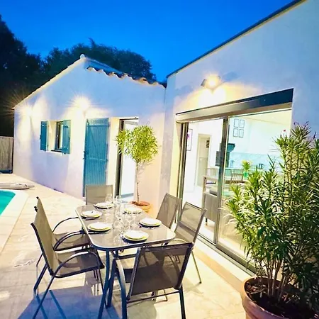 Le Clos Saint-maximin - 2 Villas, 2 Piscines, 12 Pers Casa vacanze Saint-Maximin (Gard)