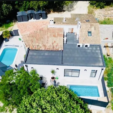Le Clos Saint-maximin - 2 Villas, 2 Piscines, 12 Pers Saint-Maximin (Gard)