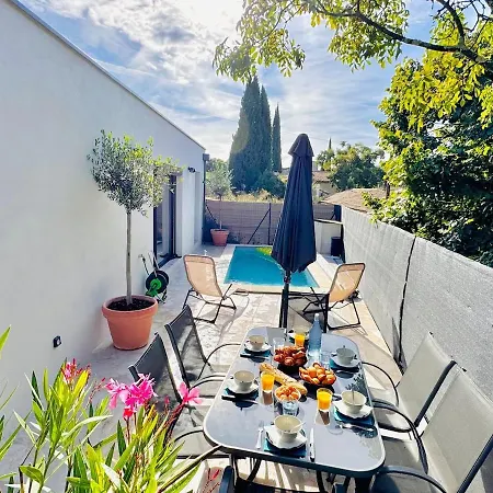 Le Clos Saint-maximin - 2 Villas, 2 Piscines, 12 Pers * Saint-Maximin (Gard)