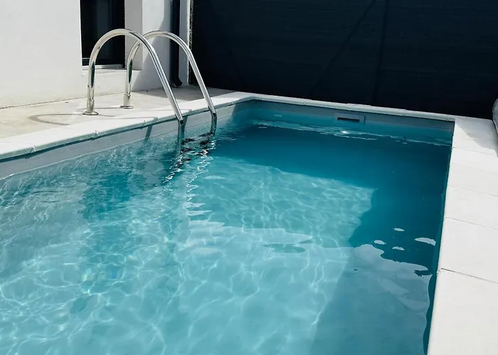 Le Clos Saint-maximin - 2 Villas, 2 Piscines, 12 Pers * Saint-Maximin (Gard)