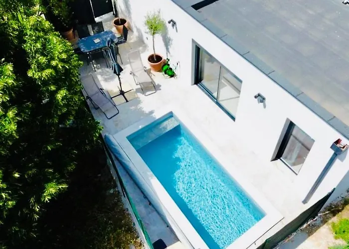 Le Clos Saint-maximin - 2 Villas, 2 Piscines, 12 Pers Saint-Maximin (Gard)