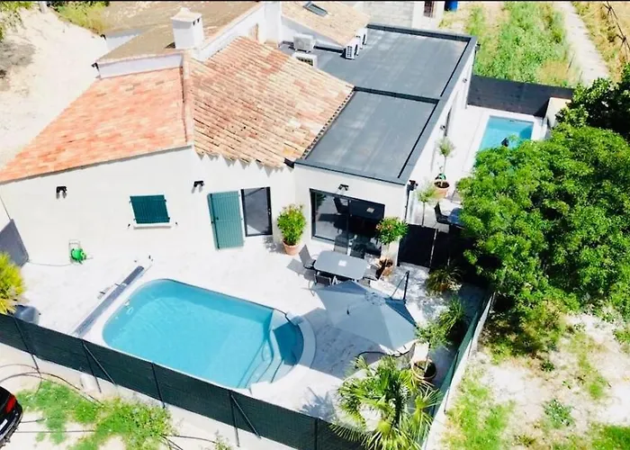 Le Clos Saint-maximin - 2 Villas, 2 Piscines, 12 Pers Saint-Maximin (Gard)