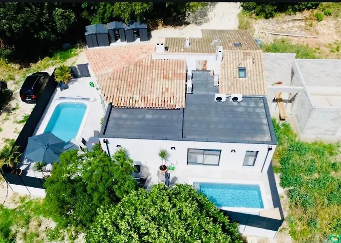 Le Clos Saint-maximin - 2 Villas, 2 Piscines, 12 Pers Saint-Maximin (Gard)