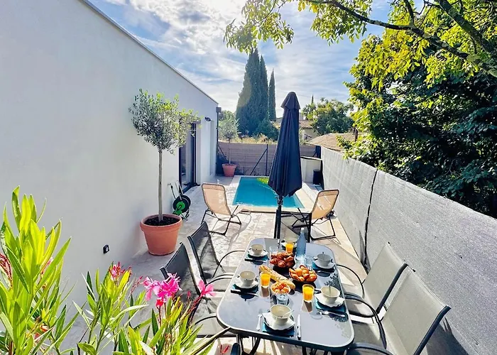 Le Clos Saint-maximin - 2 Villas, 2 Piscines, 12 Pers * Saint-Maximin (Gard)